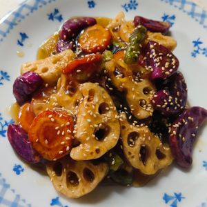 もんぶらん°・*:.。.☆の作ってみた!投稿(ほくほく×シャキシャキ！【さつまいもとれんこんの甘辛炒め】)