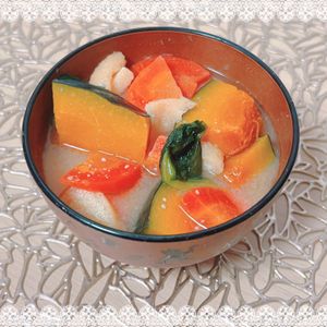 にゃ〜むずの作ってみた!投稿(【かぼちゃと小松菜のお味噌汁】甘みのあるマイルドな味わい♡)