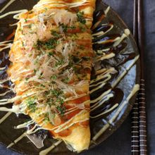 豚キムチーズのお好み焼き風オムレツ。
