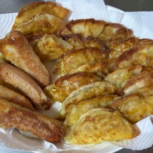 弥夜の作ってみた!投稿(ビールがすすむ⁈絶品おつまみ★キャベツが主役の揚げ餃子)