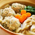 鶏つみれの鍋焼きうどん