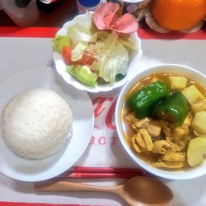moの作ってみた!投稿(【優しい旨味がクセになる！】野菜たっぷり手羽元スープカレー)