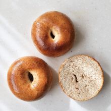 自家製酵母の全粒粉ベーグル