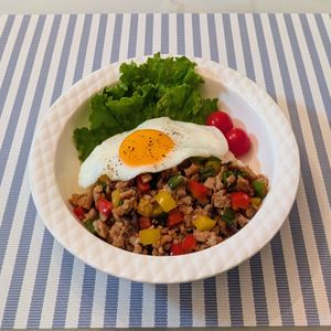 𝔂𝓾𝓶𝓲🍓の作ってみた!投稿(食べやすくておいしい♩ガパオ風ライス)