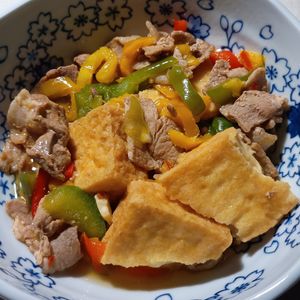 ひろりぃの作ってみた!投稿(厚揚げとピーマン《ピリ辛♡にんにく味噌煮》)