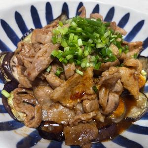 新米ちゃんの作ってみた!投稿(焼くだけ簡単！タレが絶品【焼きなすよだれ豚】家族が爆食べ♪)