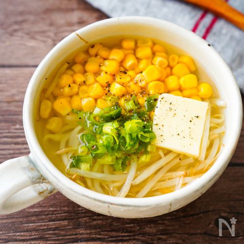 5分でサッと簡単！もやしの塩バターコーンスープ