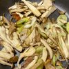 10分で完成！3種きのこの焼きうどんの工程4