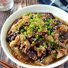 豚こまとくたくたナス玉ねぎのとろみ中華だれ炒め