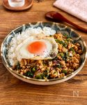 大葉でさっぱり!【鶏ひき肉とピーマンの甘辛そぼろ丼】