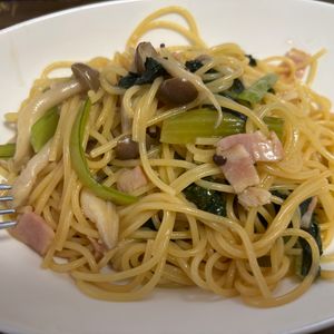 なおの作ってみた!投稿(【小松菜ベーコンの和風ペペロンチーノ】ワンパンでラクすぎる！)