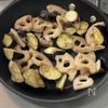 一口でハマる。カリじゅわ無限おかず【鶏モモの甘辛和え】の工程4