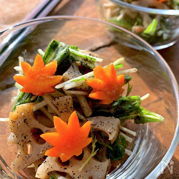 仕上げにたら〜りごま油「れんこんと水菜のごま和え」