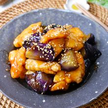 彼絶賛の愛されおかず♡『鶏むね肉となすの甘酢炒め』