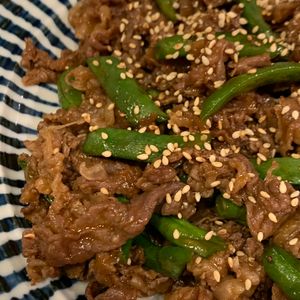 ぐ〜たら子の作ってみた!投稿(【ワンパン♪牛肉とスナップえんどうの韓国風ピリ辛炒め】)