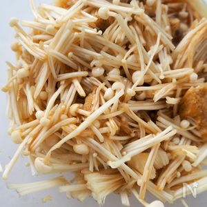 レンジで3分＊包丁不要】ごはんが止まらない！やみつきえのき | レシピ