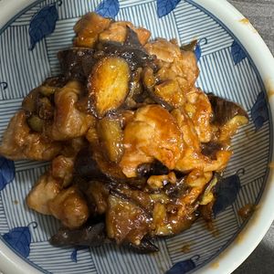 Sallymamaの作ってみた!投稿(鶏肉となすの旨辛ヤンニョム炒め)