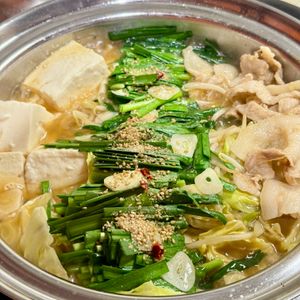 すみの作ってみた!投稿(【豚バラキャベツのもつ鍋風】焦がし醤油香る♬鍋の〆は辛麺風♡)