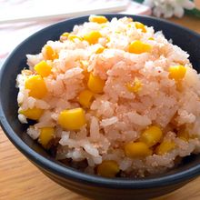 見た目も綺麗でプチプチ美味しい♡明太とうもろこしご飯