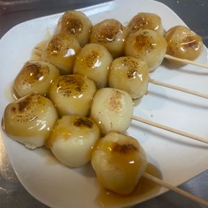 もちもちもっちの作ってみた!投稿(【材料は豆腐と粉】ふわふわモチモチ甘辛タレの焼きみたらし団子)