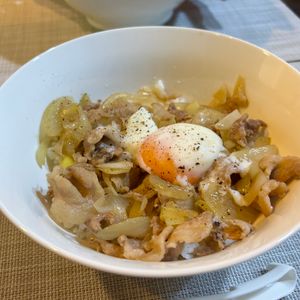 ぴよぴよの作ってみた!投稿(豚ネギスタミナ丼【#簡単 #節約 #時短】)