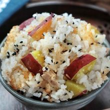 【さつまいもとツナの炊き込みご飯】味付けは白だし一つ