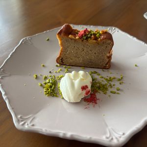 こむぎの作ってみた!投稿(万博でデーツラバー急増中!【デーツケーキ】しっとり&さわやか)