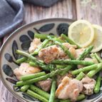 シンプルが美味しい♡鶏もも肉とアスパラの塩レモンペッパー