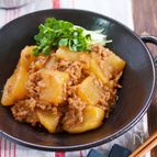 切って入れて煮るだけ♪『大根のオイスターそぼろ煮』
