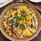 シャキシャキもやしと卵の《甘辛♡そぼろ炒め》