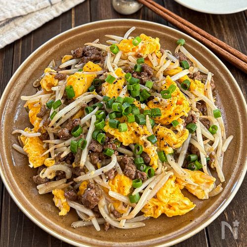 シャキシャキもやしと卵の《甘辛♡そぼろ炒め》