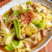 節約&簡単おかず♪【豚こまキャベツのピリ辛とろとろ中華煮】
