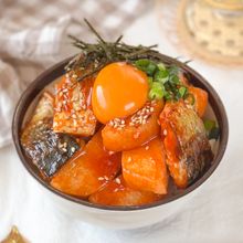 甘辛ダレでごはん止まらない✨やみつき【サバと長芋の韓国風丼】