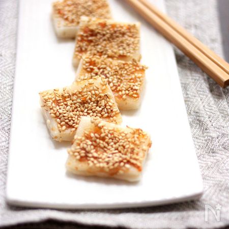 ごま油で焼く 香ばし味噌ごま餅 By 山本路子 みるまゆ レシピサイト Nadia ナディア プロの料理家のおいしいレシピ