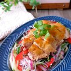 ＼パリパリのチキンでボリュームアップ／タイ風春雨サラダ