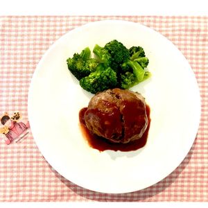 ずみ🍓の作ってみた!投稿(【絶品チーズINハンバーグ】簡単デミソース♡肉汁が溢れ出る！)