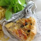 うま味たっぷり♡簡単きのこキッシュ
