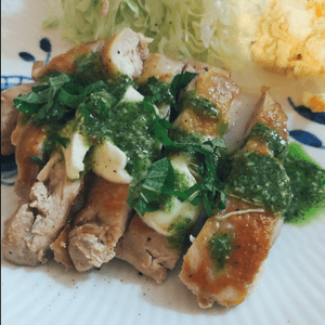 よしりんの作ってみた!投稿(バジル香る皮パリご馳走チキンソテー)