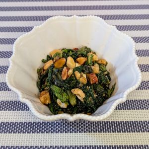 𝔂𝓾𝓶𝓲🍓の作ってみた!投稿(【レンジで簡単♪春菊のナッツ和え】香り豊かな副菜レシピ)