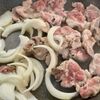 しみしみ満足【豚こまと白滝の炒め煮】の工程2