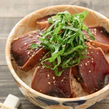 かつおのたたき漬け丼♪ごま油風味！漬けるだけ簡単