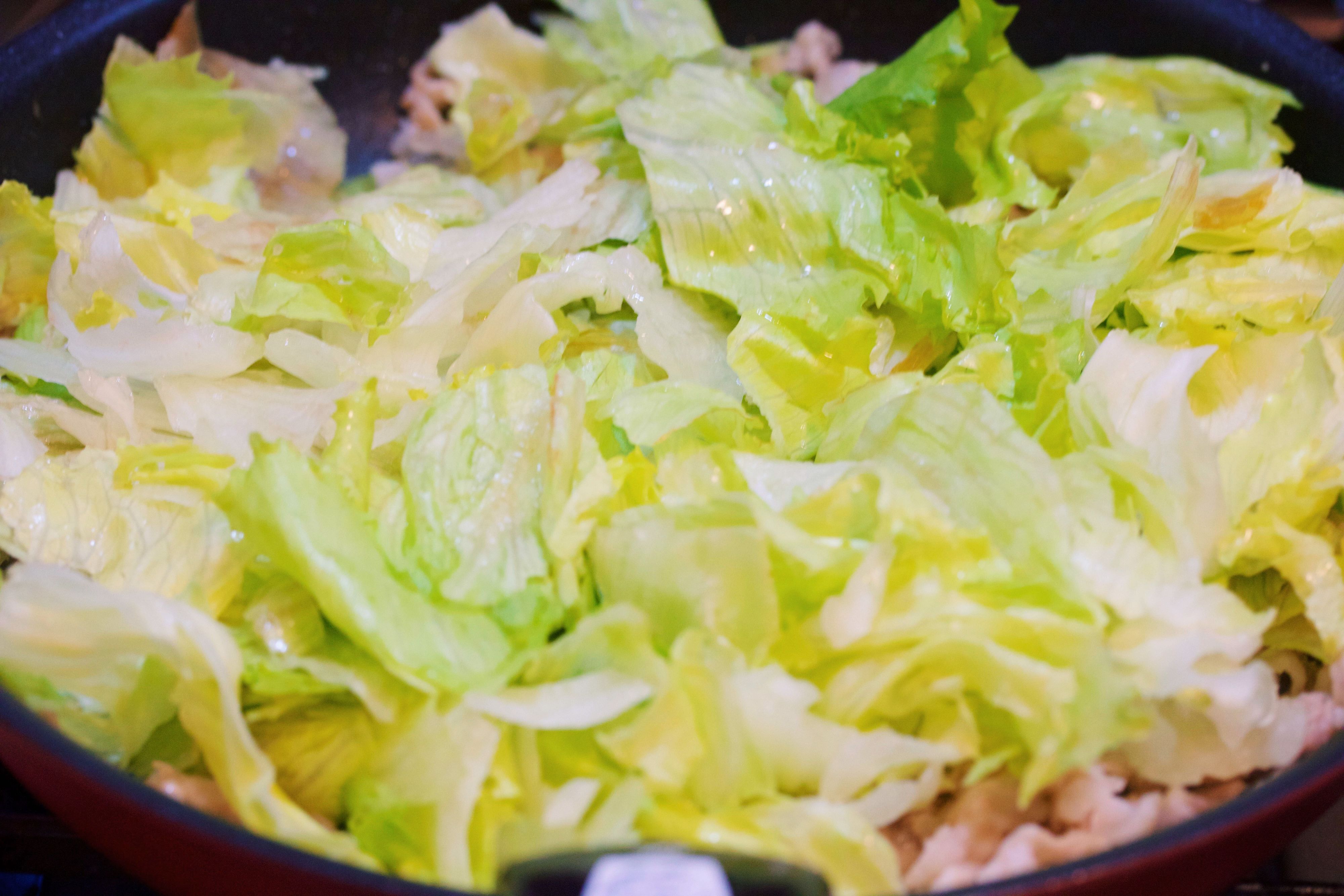 なと 超速かんたん！ご飯もお酒も止まらない！『塩だれ豚レタス