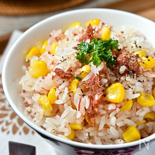 うま味凝縮!とうもろこしとコンビーフの炊き込みご飯