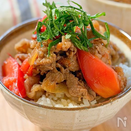 さっぱりコクうま！【トマトすき焼き丼】