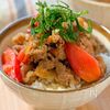 さっぱりコクうま!【トマトすき焼き丼】
