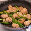 【鶏とアスパラの塩炒め】これだけで最高においしい！の工程3
