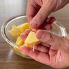 【食卓に出したら喰らいつく】
我が家の最強ガーリックポテトの工程1