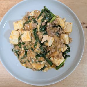 ゆいの作ってみた!投稿(【スタミナニラ麻婆豆腐】10分でパパっと完成！)