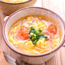 【トマトと玉ねぎのふわたま中華スープ】パパッと作れて絶品！