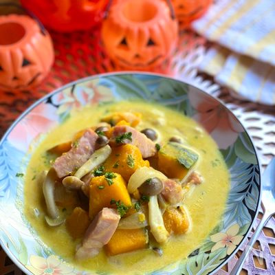 絶品♡かぼちゃとしめじとベーコンのごちそうスープ